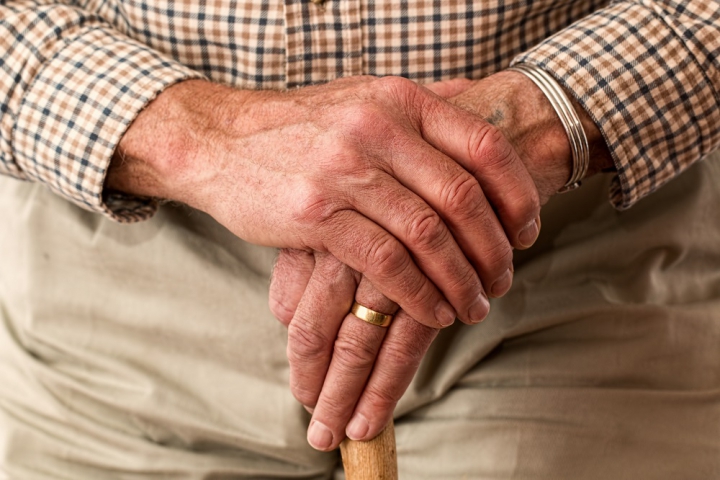 Omdlenia u seniorów - jak reagować